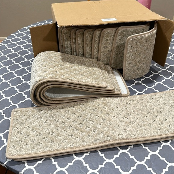 Beqhause Stair Treads 15 Pack Non Slip Stair Runner 28inX9in new in box - Picture 2 of 8